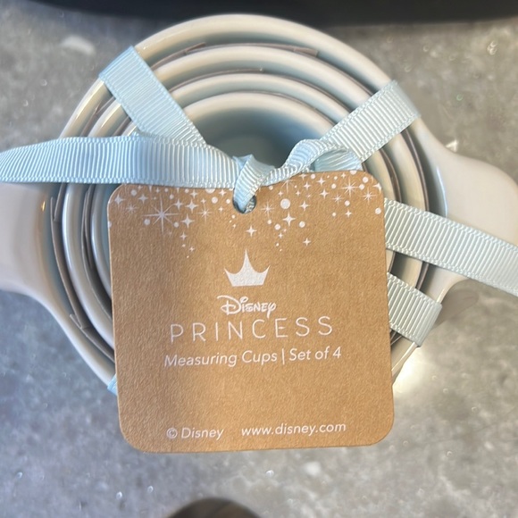 Rae Dunn Disney Measuring Cups NWT - Picture 4 of 4